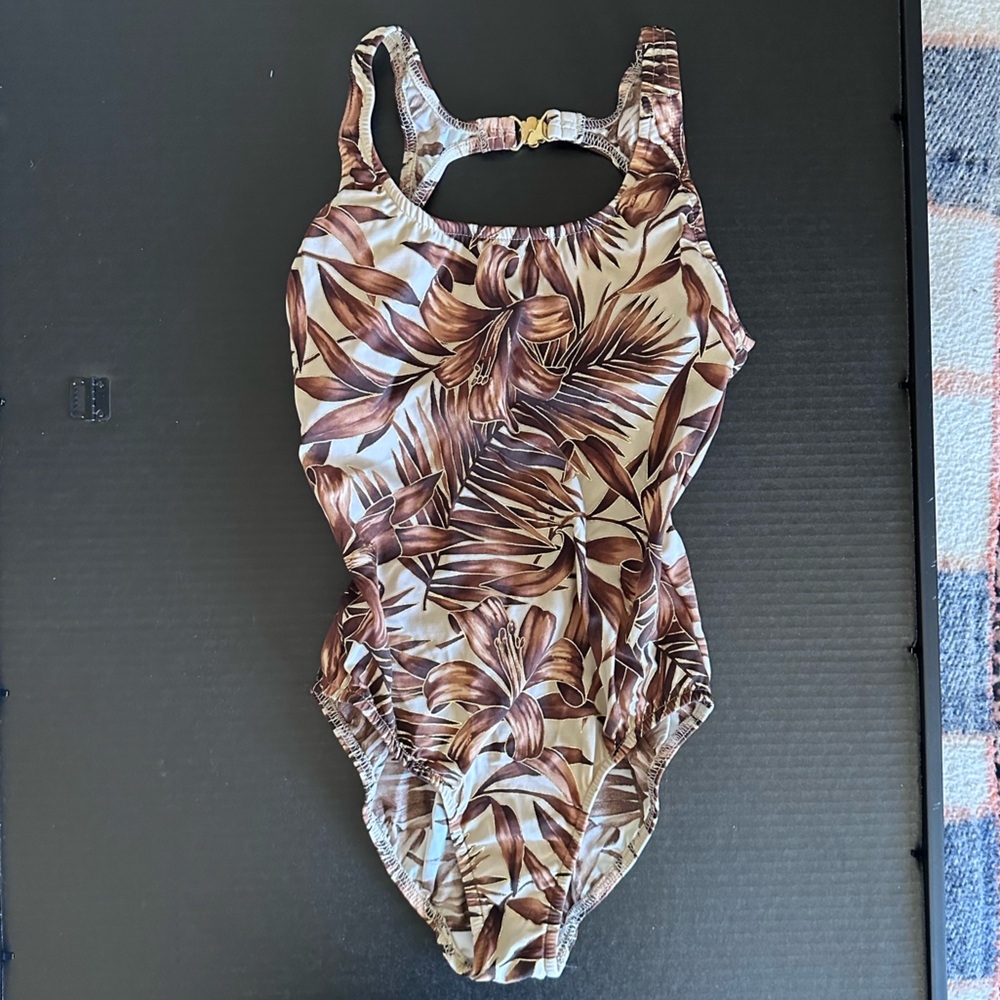 VENUS Swim One Piece